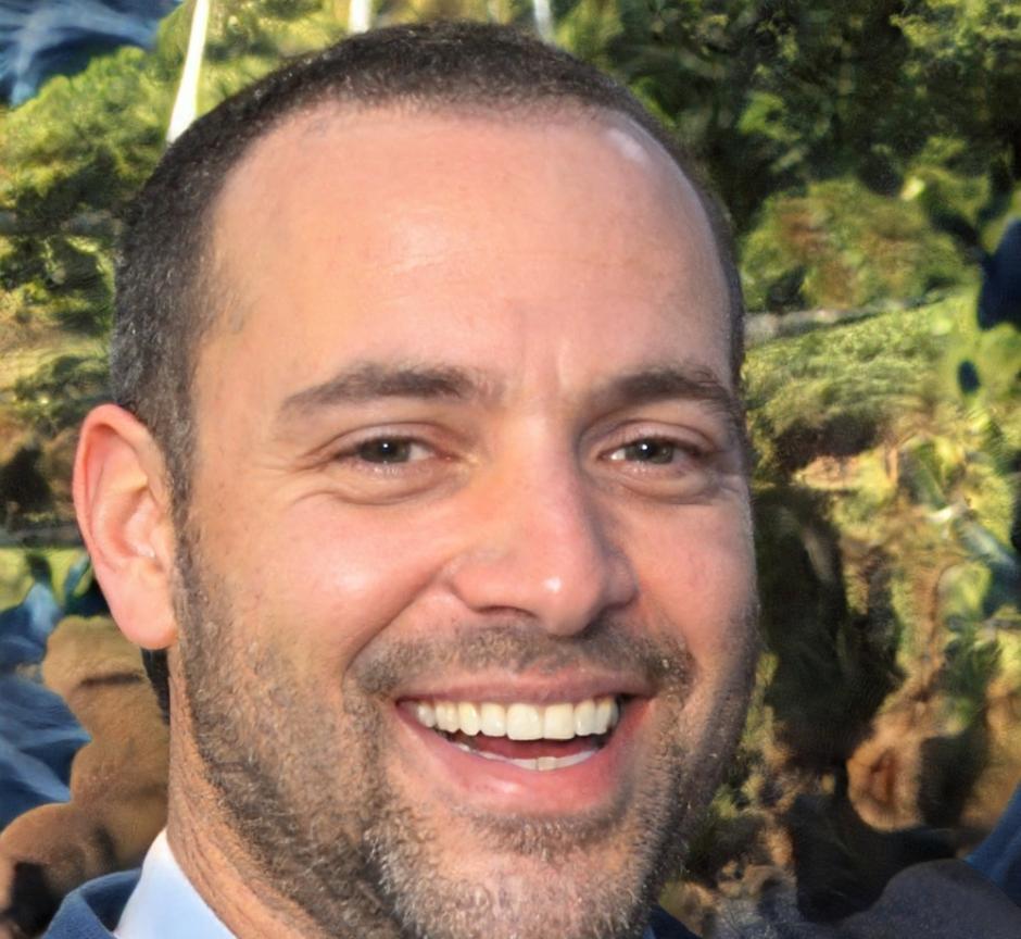 Mezun öğrenci Mehmet Kaya portresi